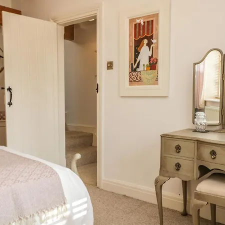 The Old Post House 別荘 グレンジ・オーバー・サンズ