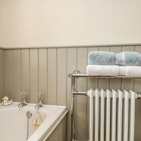 The Old Post House בית נופש Grange-over-Sands